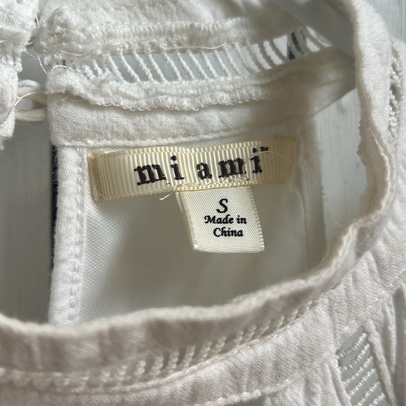 Embroidered Linen Dress - Picture 6 of 7